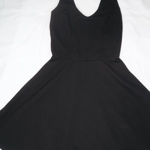 TOPSHOP BLACK MINI FLOWY DRESS